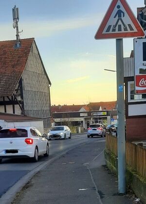 Elgershäuser Straße, unübersichtlich und mit Bodenwellen - ein langjähriges Ärgernis!