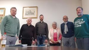 Ortvereinsvorstand mit Jochen Fischer (3. v.l.)