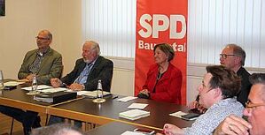 Elche Dilcher steht Rede und Antwort