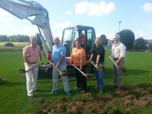 Der Spatenstich am Sportplatz
